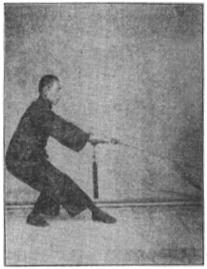 《昆吾劍譜》 李凌霄 (1935) - posture 11