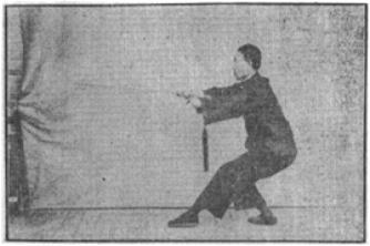 《昆吾劍譜》 李凌霄 (1935) - posture 71