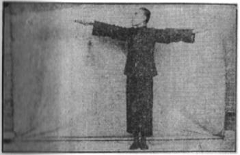 《昆吾劍譜》 李凌霄 (1935) - posture 8