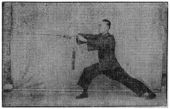 《昆吾劍譜》 李凌霄 (1935) - posture 61